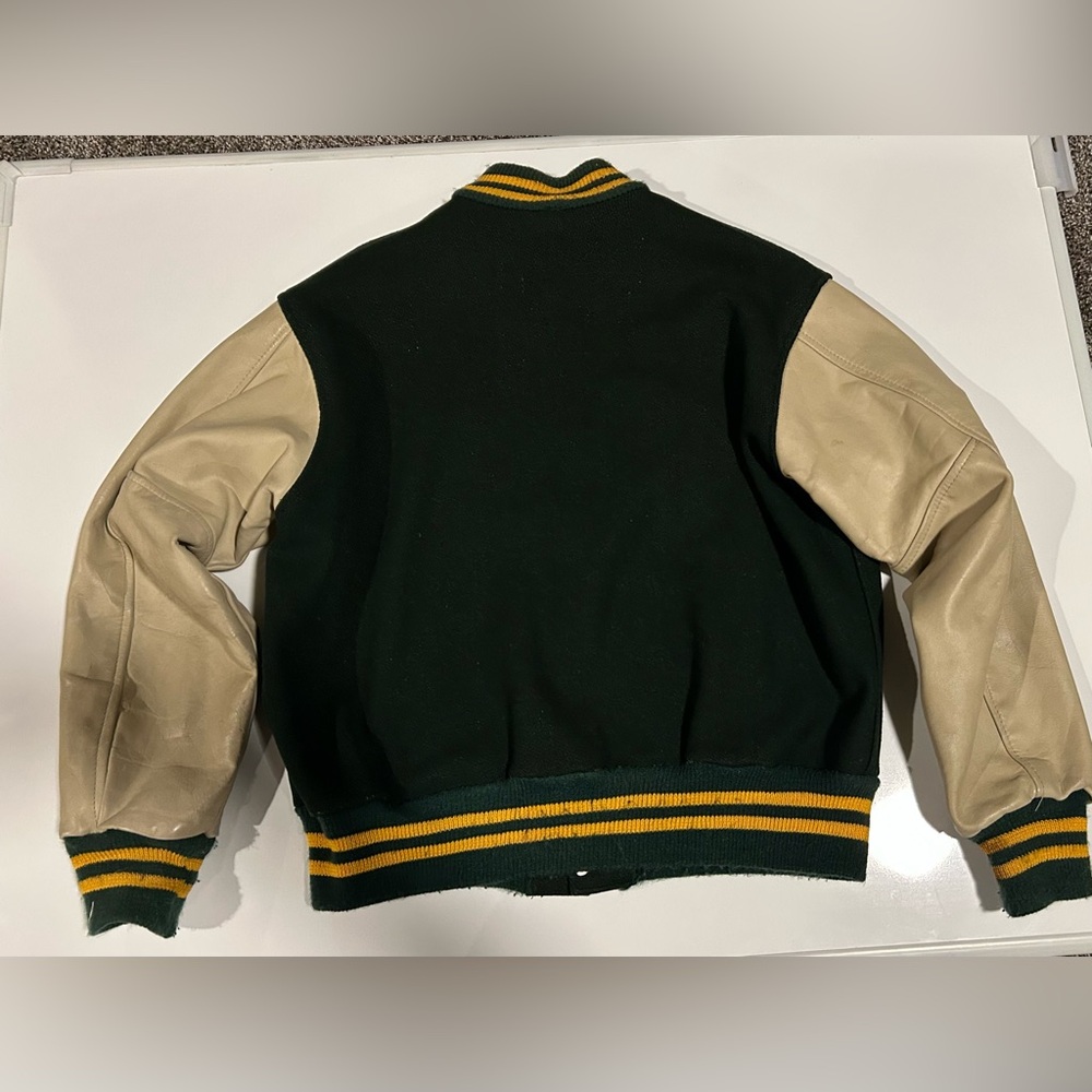 VNTG 1980s' Green and Tan Varsity H.S. Jacket, Men's Size 42 - Picture 4 of 15